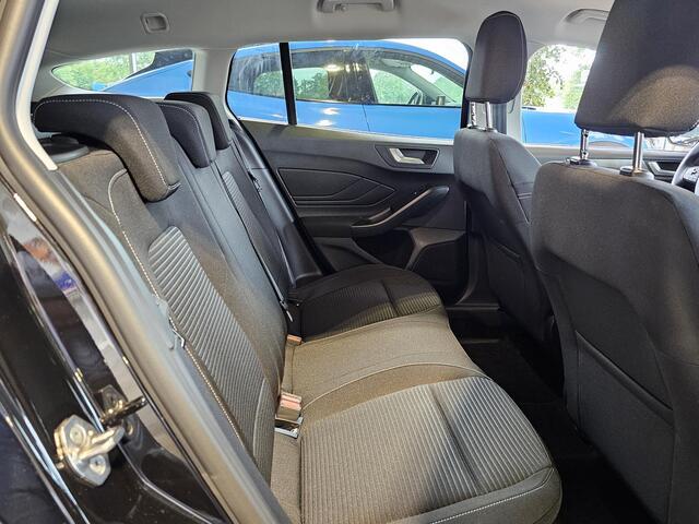 Ford FOCUS Wagon 1.0 EcoBoost Hybrid Titanium 125 pk | Voorraad | Winterpack | LED | Groot navigatie |