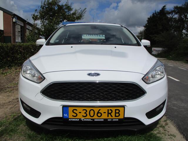 Ford FOCUS 1.0 Ecoboost Trend Verwarmde Stoelen + Voorraam