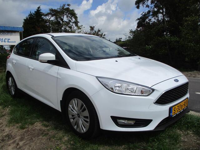 Ford FOCUS 1.0 Ecoboost Trend Verwarmde Stoelen + Voorraam