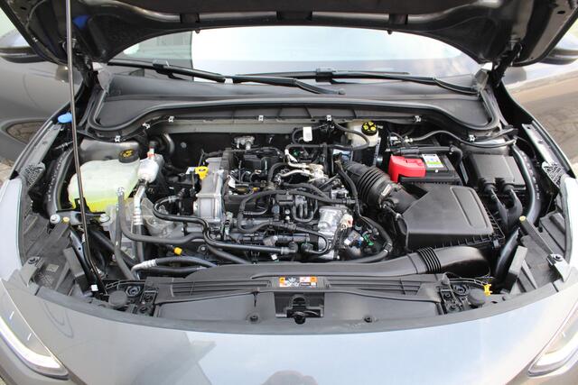 Ford FOCUS Wagon 1.0-155pk EcoBoost Mild-Hybrid Active AUTOMAAT ! Trekgewicht 1.500kg ! Slechts 2.800km ! Volautm. airco dual, navigatie, telefoonvoorb., adaptive cruise control, LED verlichting, metallic lak, camera, front-, lane- en side assist, LM wielen, Isofix 