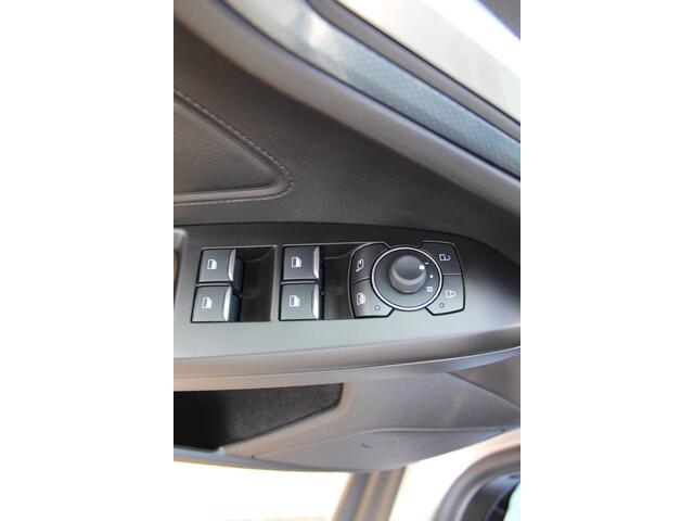 Ford FOCUS Wagon 1.0 EcoBoost,155pk Active Automaat , slechts 5806km 1500 kg trekgewicht , Climate control , Adap.cruise control Bluetooth , Navigatie