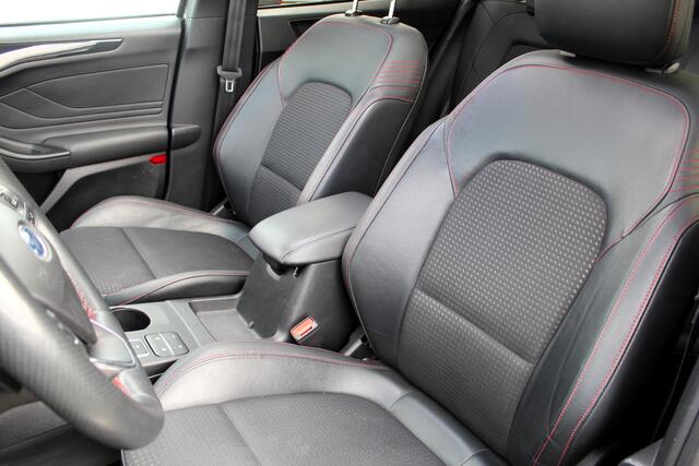 Ford FOCUS Wagon 1.5 EcoBoost ST Line Business I AUTOM I PANO.DAK I AFN TREKH I EL .KLEP I