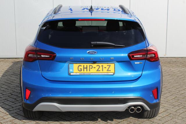 Ford FOCUS 1.0-155pk EcoBoost Hybrid ST-Line AUTOMAAT ! Trekgewicht 1.500kg ! Slechts 6.450km ! Ca. ¤. 8.000,- beneden de nieuwprijs ! Volautm. airco dual, navigatie, telefoonvoorb., adaptive cruise control, LED verlichting, metallic lak, camera, front-, lane- en si