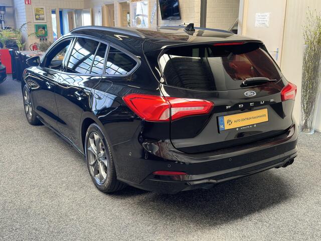 Ford FOCUS Wagon 1.0 EcoBoost ST Line Business NAVIGATIE CRUISE CONTROL APPLE CARPLAY/ANDROID STUUR EN VOORRUITVERWARMING ACHTERUITRIJCAMERA KEYLESS GO ZEER MOOI !! LOCATIE 3010