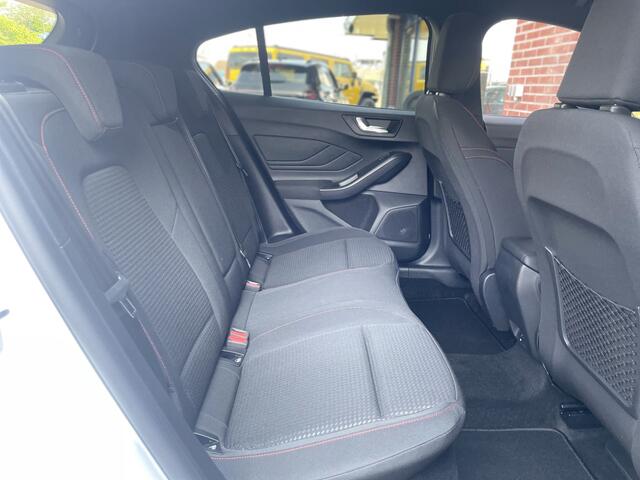 Ford FOCUS 1.0 EcoBoost Hybrid ST Line X