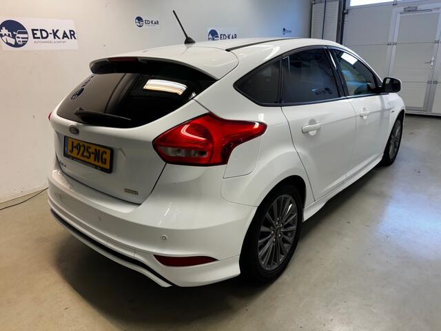 Ford FOCUS 1.0 ST Titanium CLIMA NAVI N TURBO NAP APK 10-2025