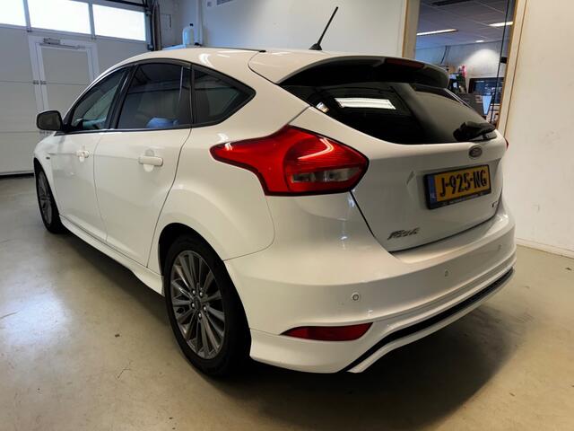 Ford FOCUS 1.0 ST Titanium CLIMA NAVI N TURBO NAP APK 10-2025
