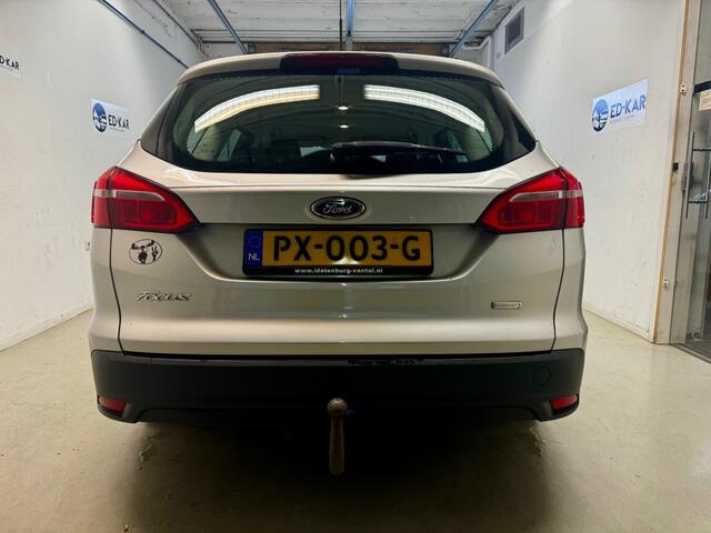 Ford FOCUS WAGON 1.0 Titanium CLIMA TREKHAAK NAP APK