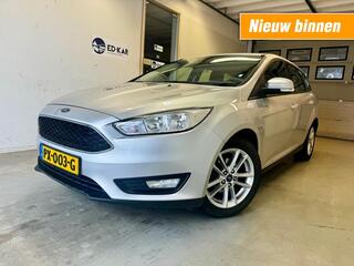 ford-focus-wagon-1.0-titanium-clima