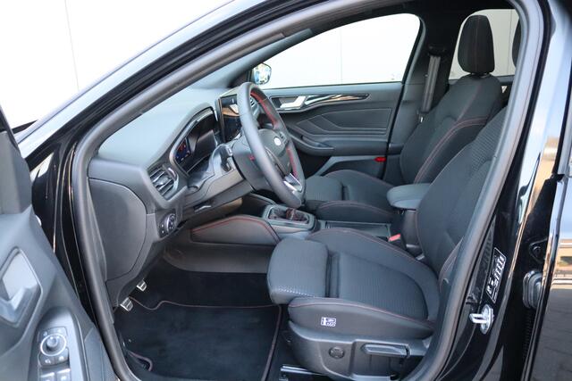 Ford FOCUS Wagon 125PK EcoB. ST-Line Open-dak/Camera/Winter-pack/Adaptive-cruise/Sportstoelen
