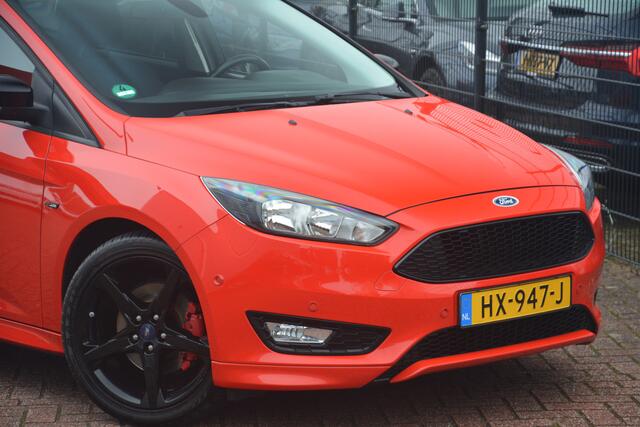 Ford FOCUS 1.5 Red Edition | Navigatie | Cruise-control | PDC | NL auto!! |