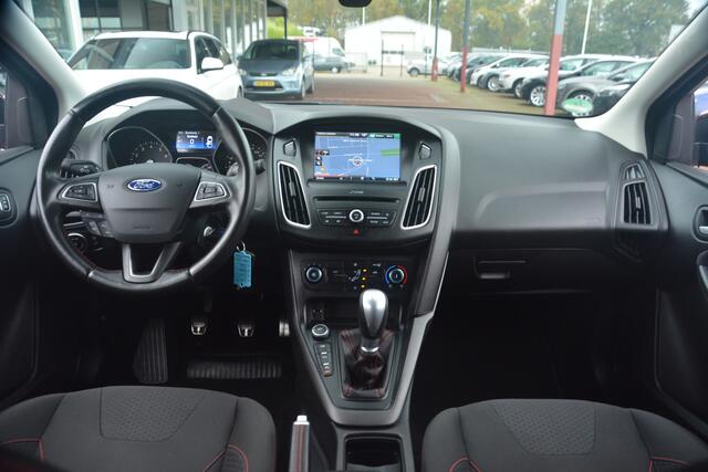 Ford FOCUS 1.5 Red Edition | Navigatie | Cruise-control | PDC | NL auto!! |