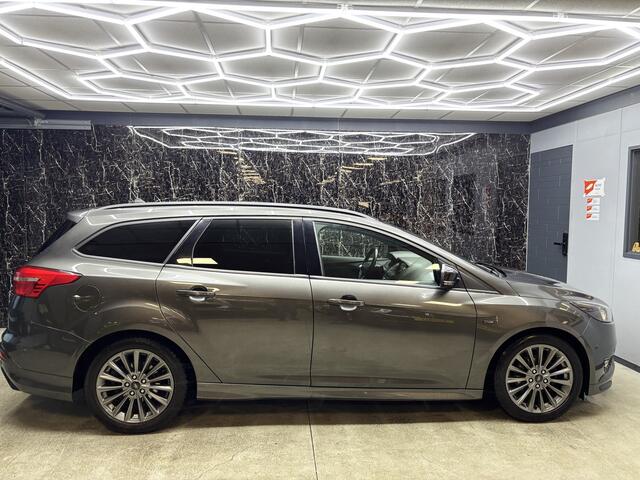 Ford FOCUS Wagon 1.0 Titanium st line