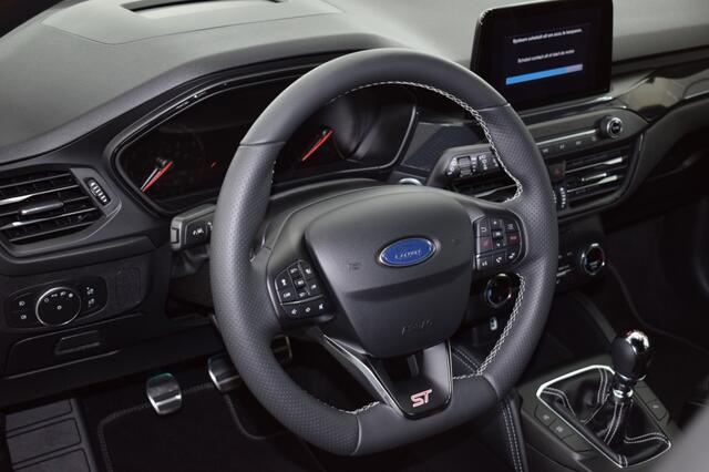 Ford FOCUS 2.3 ECOBOOST ST-3