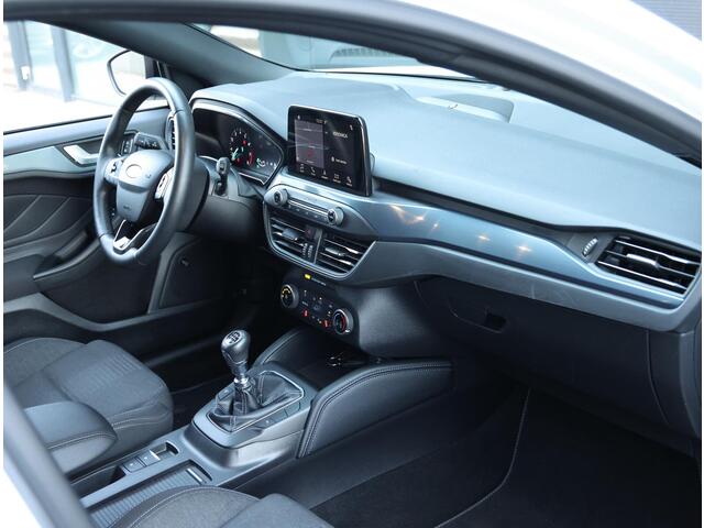 Ford FOCUS 125pk E.B. Active (1ste eig./ZWART DAK/Winterpakket/Keyless/PDC/Climate/NAV./17"LMV)