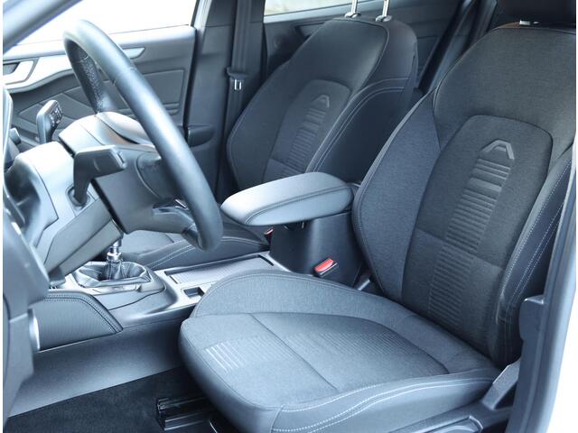 Ford FOCUS 125pk E.B. Active (1ste eig./ZWART DAK/Winterpakket/Keyless/PDC/Climate/NAV./17"LMV)