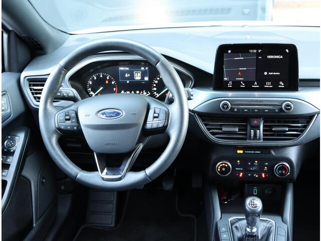 Ford FOCUS 125pk E.B. Active (1ste eig./ZWART DAK/Winterpakket/Keyless/PDC/Climate/NAV./17"LMV)
