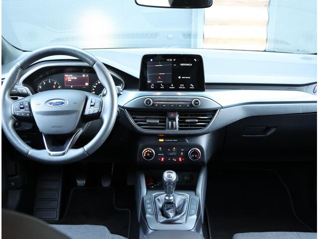 Ford FOCUS 125pk E.B. Active (1ste eig./ZWART DAK/Winterpakket/Keyless/PDC/Climate/NAV./17"LMV)