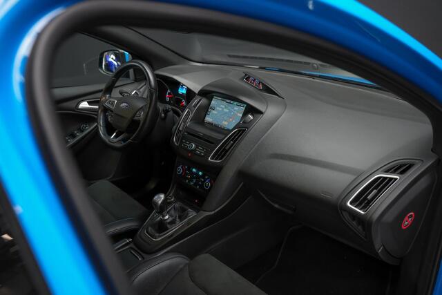 Ford FOCUS 2.3 350pk RS |schuifdak|schaalstoelen|cruise control|parkeer camera|navi|bluetooth|19" gesmede wielen|