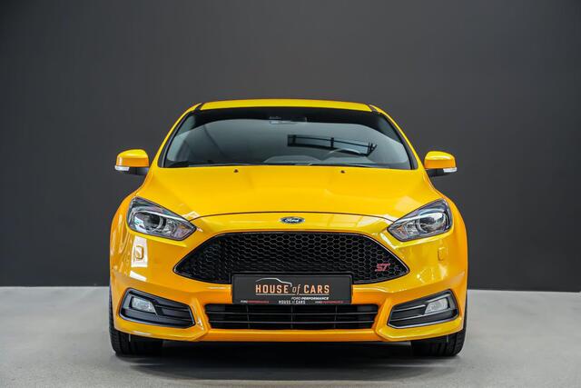 Ford FOCUS 2.0 250pk ST-3 PERFORMANCE PACK |Sony|Bi-xenon|cruise control|Apple Carplay & Android auto|parkeersensoren en camera19"|