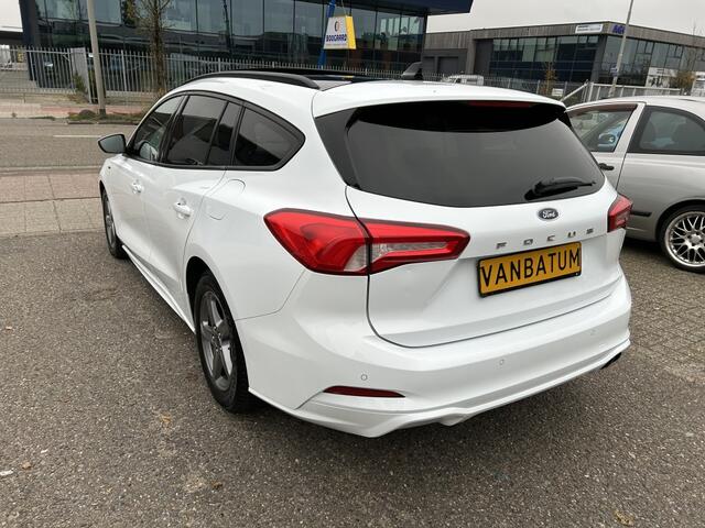 Ford FOCUS 1.5 EcoBoost ST Line Panodak Automaat