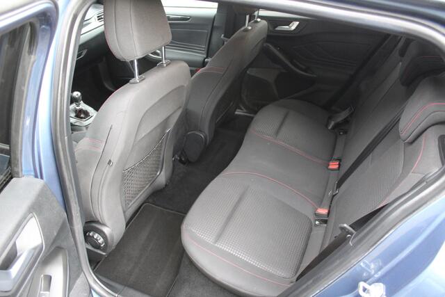 Ford FOCUS Wagon 1.0 Hybrid ST Line | Incl. 12 maanden garantie | Camera | Navi | Cruise | Airco |