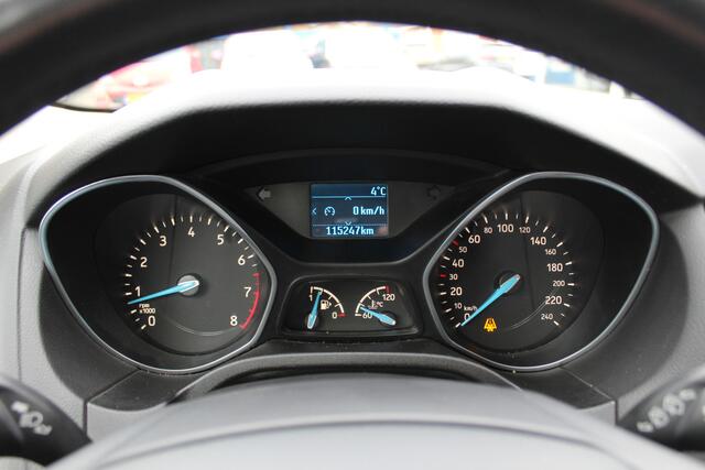 Ford FOCUS Wagon 1.0i "Trend" PDC - Radio-CD !!!