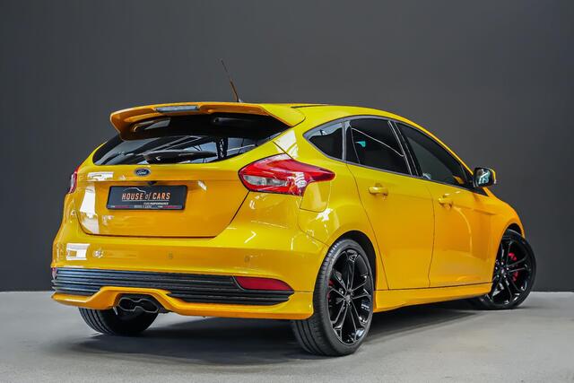 Ford FOCUS ST-3 2.0 250pk PERFORMANCE PACK |Sony|Apple Carplay & Android Auto|BLIS|cruise control|parkeercamera en sensoren|bi-xenon|19"|