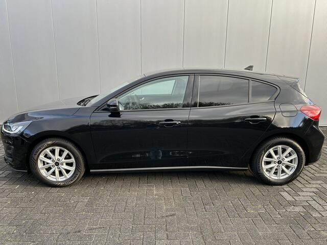 Ford FOCUS EcoBoost 100 pk Connected | Winter Pack | Apple Carplay | Keyless entry | 4 seiz. banden | 1e eigenaar | 100% dealer onderh.|