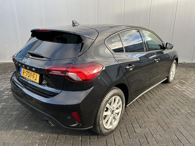 Ford FOCUS EcoBoost 100 pk Connected | Winter Pack | Apple Carplay | Keyless entry | 4 seiz. banden | 1e eigenaar | 100% dealer onderh.|