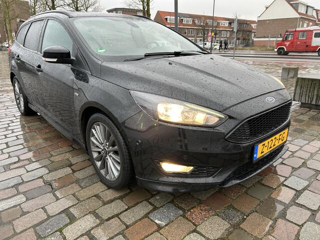 Ford FOCUS Wagon 1.0 ST-Line navi airco/ecc nieuwstaat!