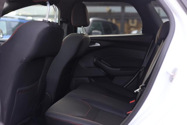 Ford FOCUS Wagon 1.5 ST-LINE | NAVI | CARPLAY | 1e EIGENAAR!