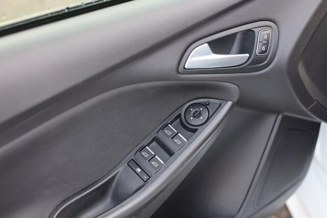 Ford FOCUS Wagon 1.5 ST-LINE | NAVI | CARPLAY | 1e EIGENAAR!