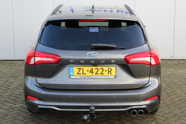 Ford FOCUS Wagon 1.0-125pk EcoBoost ST-Line AUTOMAAT ! Heel erg nette en goed onderhouden Ford Focus ST-Line wagon automaat. Volautm. airco dual, stoel-, stuur- en voorraamverw., camera, trekhaak, navigatie, telefoonvoorb., LM wln, cruise cntrl, skiluik etc., etc...