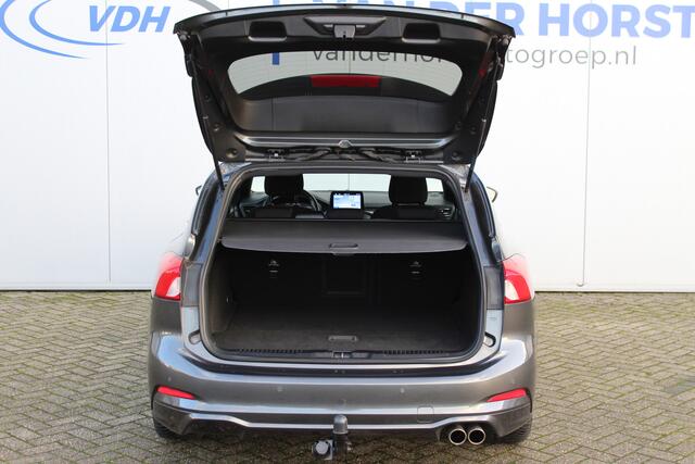 Ford FOCUS Wagon 1.0-125pk EcoBoost ST-Line AUTOMAAT ! Heel erg nette en goed onderhouden Ford Focus ST-Line wagon automaat. Volautm. airco dual, stoel-, stuur- en voorraamverw., camera, trekhaak, navigatie, telefoonvoorb., LM wln, cruise cntrl, skiluik etc., etc...