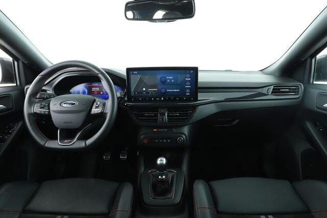 Ford FOCUS 2.3 Ecoboost 280pk ST-3 | Sper Differentieel | Panoramadak | Adaptive cruise control |Winter Pack | Trekhaak Afneembaar