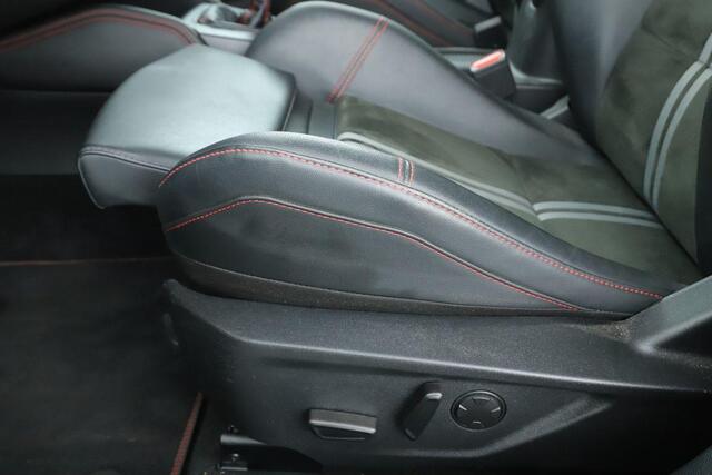 Ford FOCUS 2.3 Ecoboost 280pk ST-3 | Sper Differentieel | Panoramadak | Adaptive cruise control |Winter Pack | Trekhaak Afneembaar