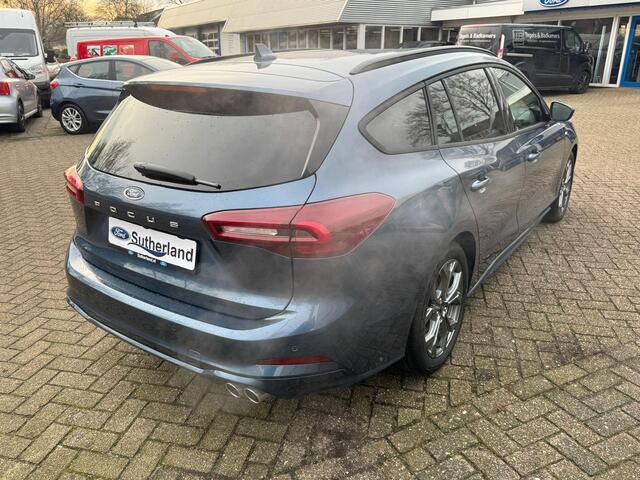 Ford FOCUS 1.0 EcoBoost Hybrid ST Line Wagon 155pk SCI Automaat | April leverbaar | Winter Pack | Chrome Blue | 12.3 inch personaliseerbare Digital Cockpit | Achteruitrijcamera | Draadloos opladen mobiele telefoon | Ford Keyless Entry