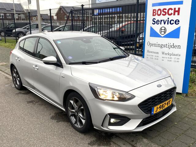 Ford FOCUS 1.0 EcoBoost ST Line Business met o.a. navi, lm velgen, cruise, parkeersensoren, etc.