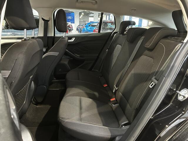 Ford FOCUS Wagon EcoBoost Hybrid 125pk Trend Edition | Cruise | Airco | Camera | 4 seizoen banden | Navi |
