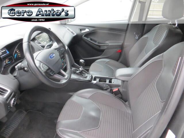 Ford FOCUS Wagon 1.0 Titanium station vol opties ,oa airco ecc ,stuurverwarming etc