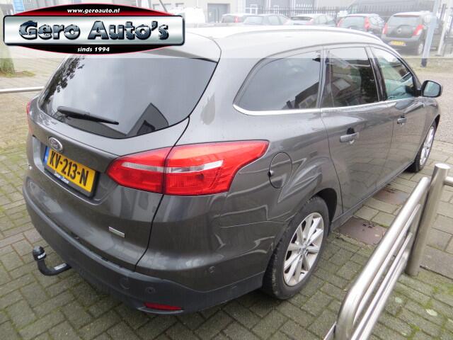 Ford FOCUS Wagon 1.0 Titanium station vol opties ,oa airco ecc ,stuurverwarming etc