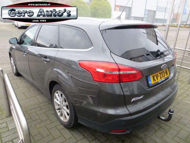 Ford FOCUS Wagon 1.0 Titanium station vol opties ,oa airco ecc ,stuurverwarming etc
