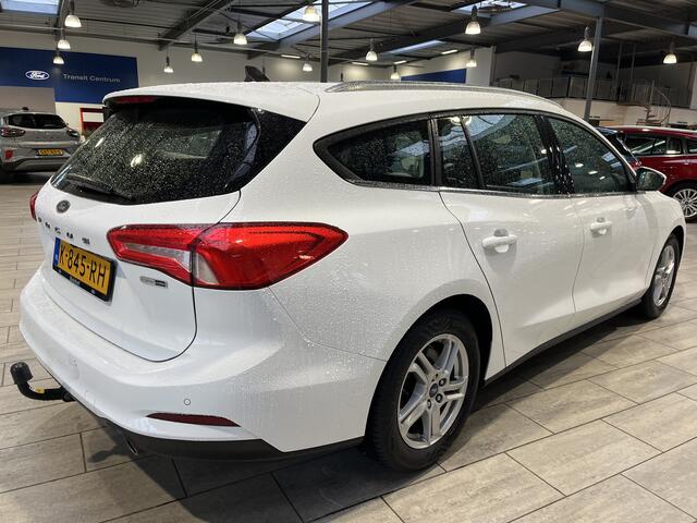 Ford FOCUS Wagon EcoBoost Hybrid 125 pk Trend Edition | Trekhaak | Camera | LED | AGR stoel | 4 seiz. banden | 100% dealer onderh.