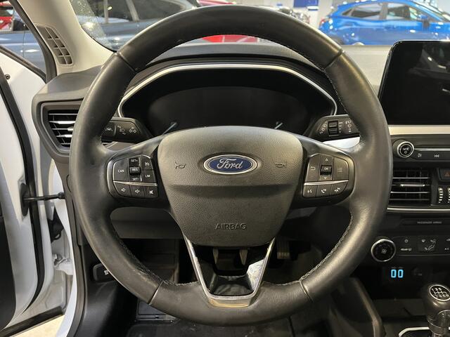 Ford FOCUS Wagon EcoBoost Hybrid 125 pk Trend Edition | Trekhaak | Camera | LED | AGR stoel | 4 seiz. banden | 100% dealer onderh.