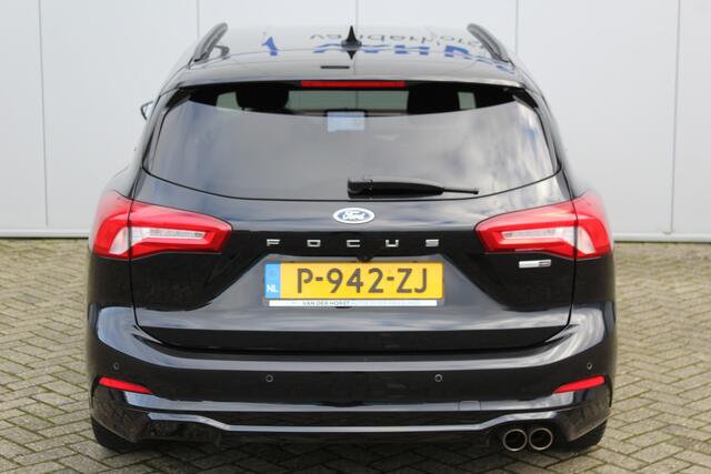 Ford FOCUS Wagon 1.0-125pk EcoBoost Mild-Hybrid ST-Line X . Luxe, correct nette en goed onderhouden Ford Focus Wagon ! Volautm. airco dual, navigatie, telefoonvoorb., camera, stuur-, stoel- en voorraamverwarming, head-up-display, elektr. trekhaak, LED verlichting et
