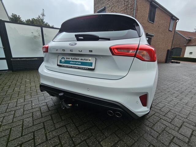 Ford FOCUS 1.5i EcoB. 110kW ST-Line Business 150pk Navi, Winterpack, Led, Half Leder, 18", Afn. Trekhaak.