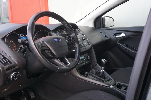 Ford FOCUS Wagon 1.0 Titanium | Climate Control | Cruise Control | Trekhaak |