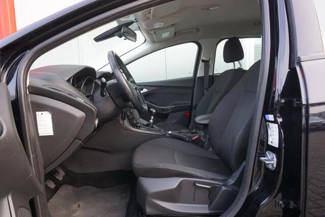 Ford FOCUS Wagon 1.0 Titanium | Climate Control | Cruise Control | Trekhaak |
