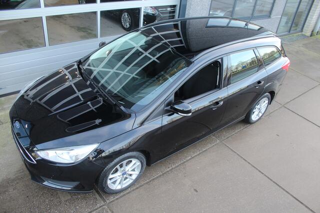 Ford FOCUS Wagon 1.0 101 Pk Trend Navigatie, Trekhaak, LM